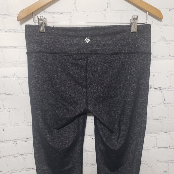Athleta Sz M Odyssey Chaturanga Capri Leggings - Picture 6 of 11